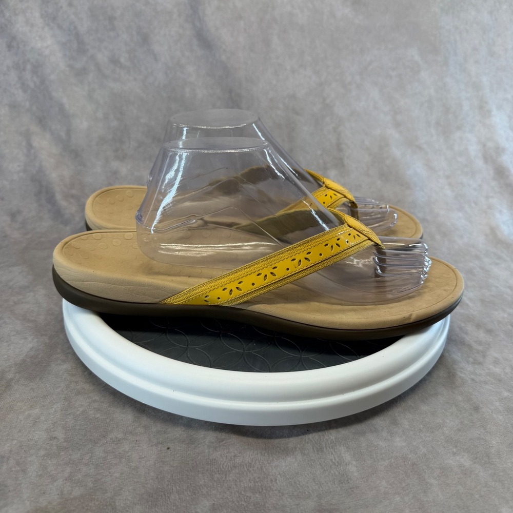 Vionic Casandra Sandals Womens 12 Yellow Leather Laser Cut Orthotic Flip Flops